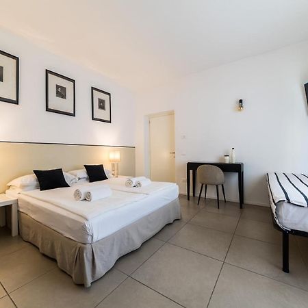 Carly'S Rooms Torbole Sul Garda Kültér fotó