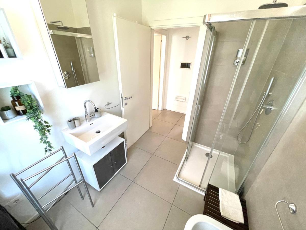 Carly'S Rooms Torbole Sul Garda Kültér fotó