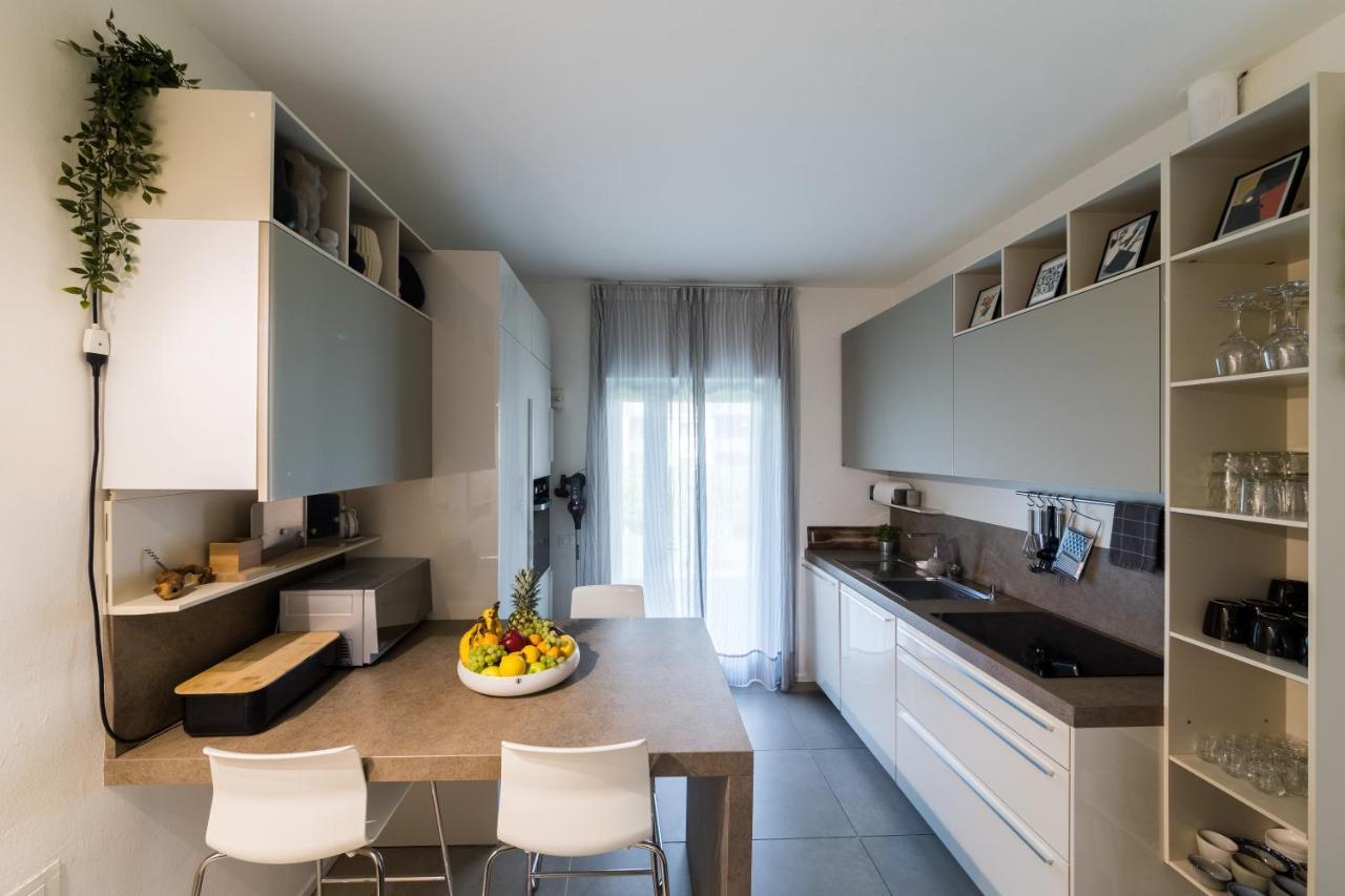 Carly'S Rooms Torbole Sul Garda Kültér fotó