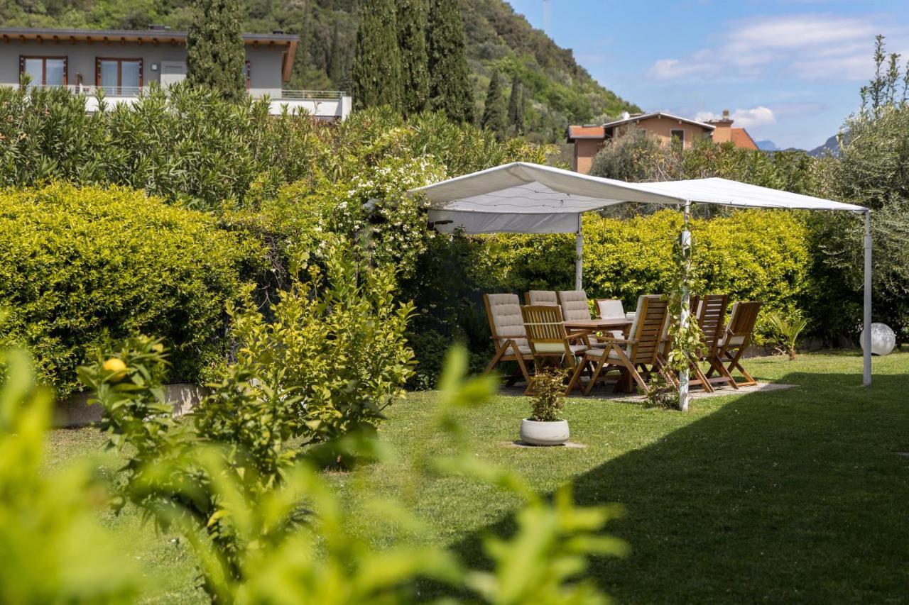 Carly'S Rooms Torbole Sul Garda Kültér fotó