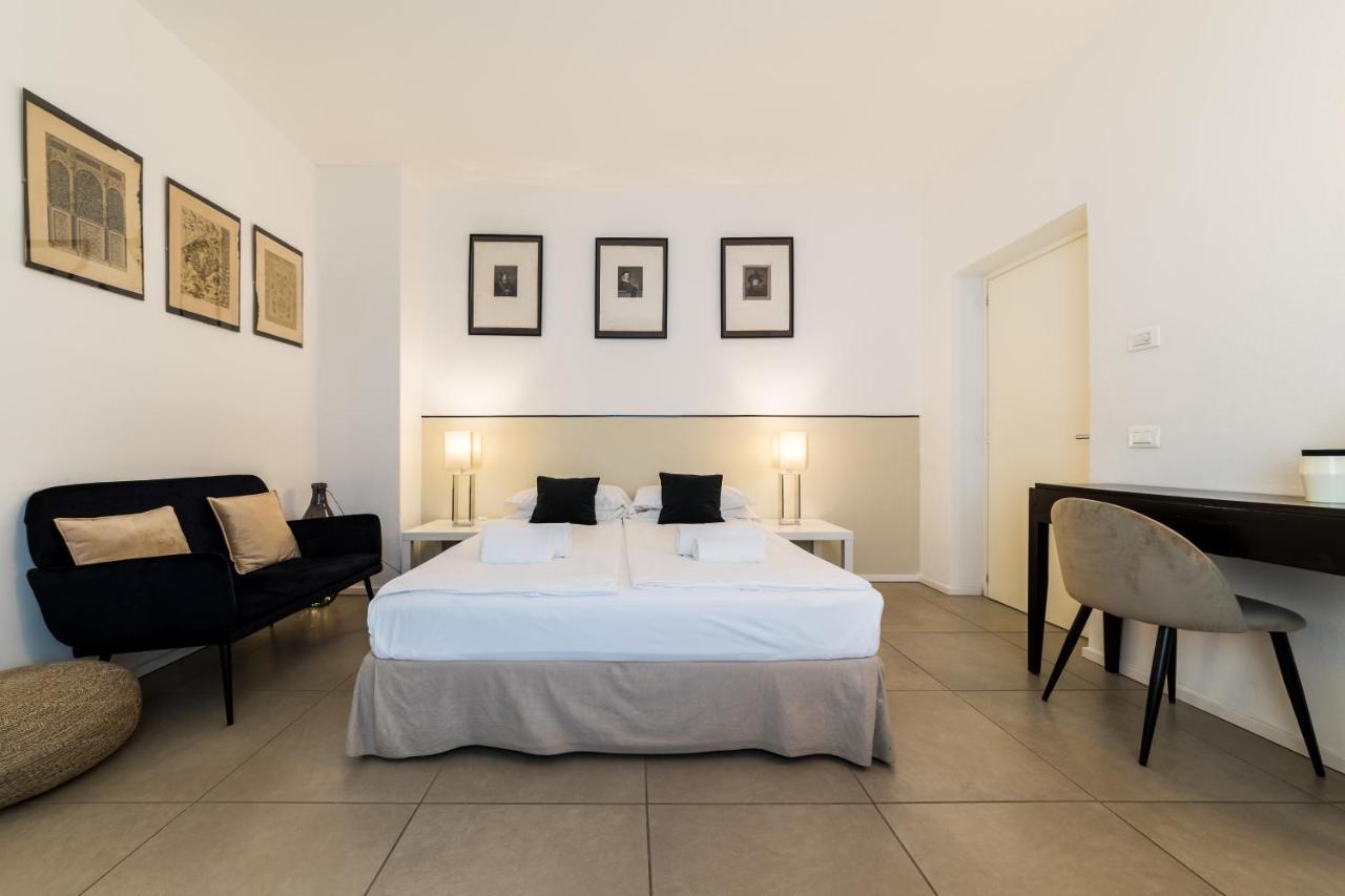 Carly'S Rooms Torbole Sul Garda Kültér fotó