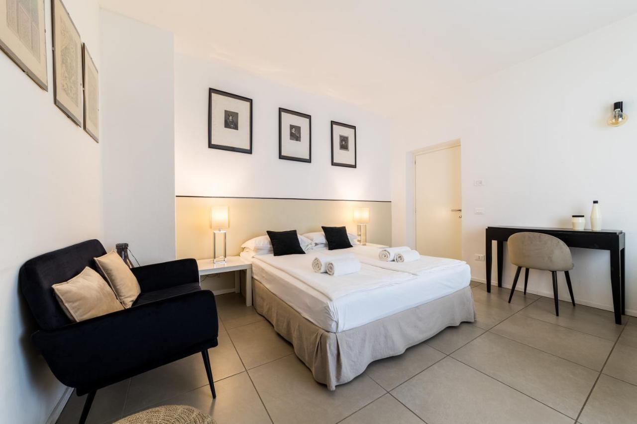 Carly'S Rooms Torbole Sul Garda Kültér fotó