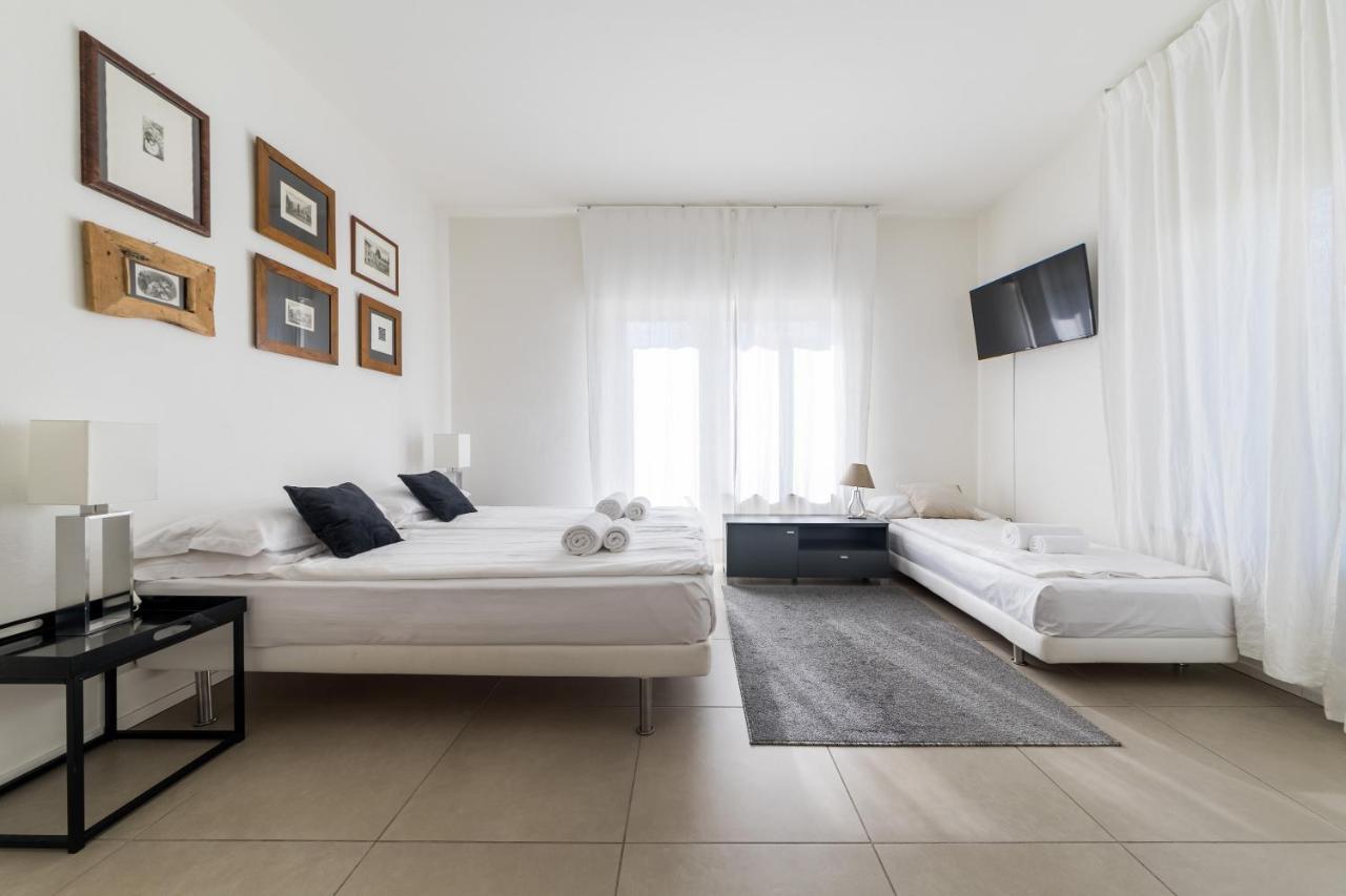 Carly'S Rooms Torbole Sul Garda Kültér fotó