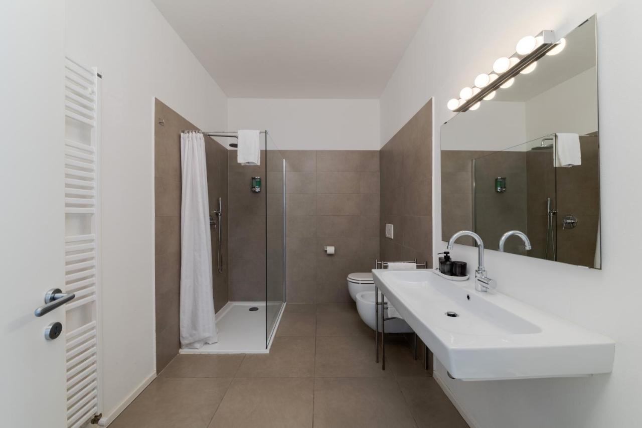 Carly'S Rooms Torbole Sul Garda Kültér fotó