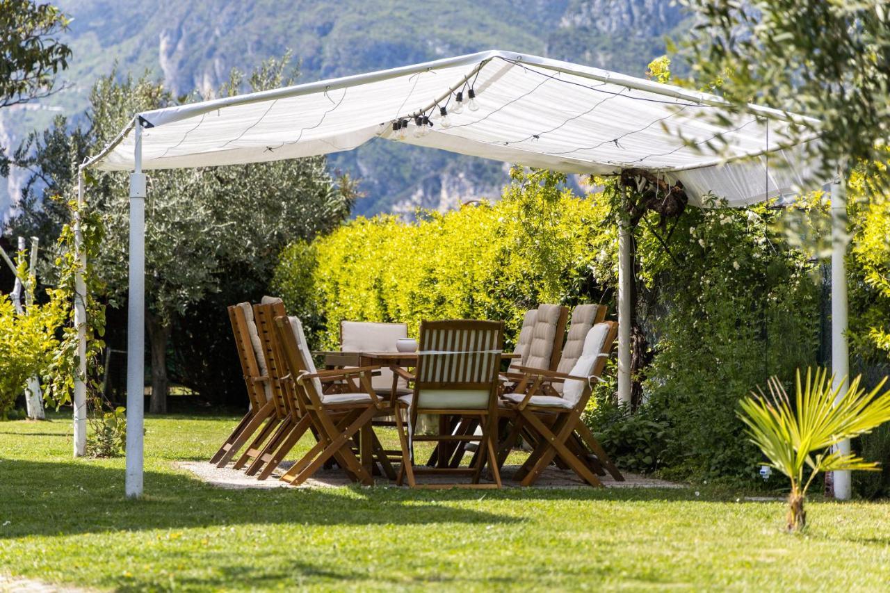 Carly'S Rooms Torbole Sul Garda Kültér fotó
